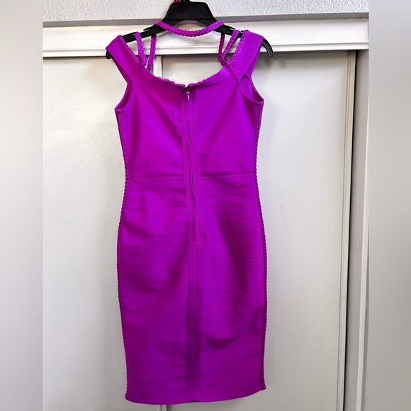 FASHIONOVA dress very hugging and shows off curves - Picture 2 of 2